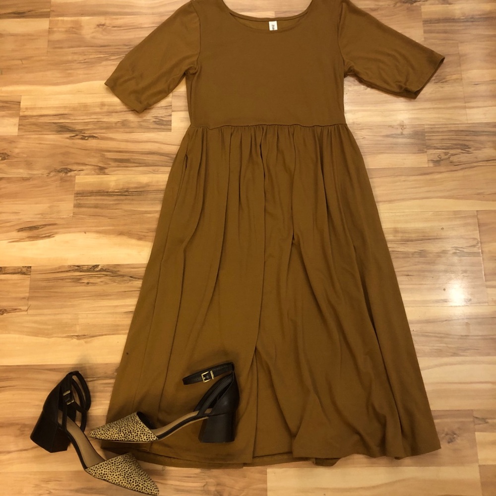 NWOT Zenana Outfitters Camel Dress w/Pockets